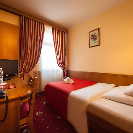 Askania Hotel 4*