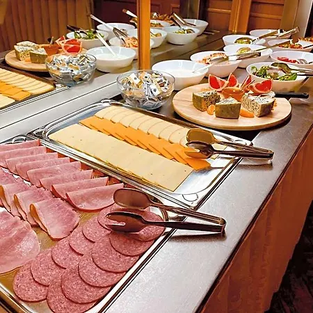 Askania Отель 4*