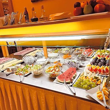 Askania Отель 4*